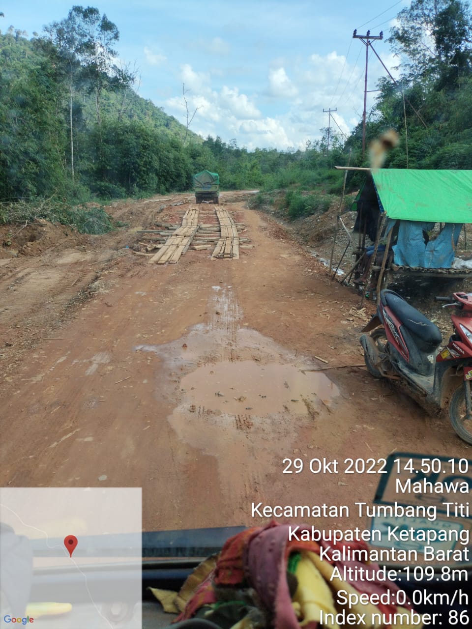 Sebagai sopir umum mau pun sopir angkutan lainya sungguh merasa tertindas  dan terkesan diperas dengan pelaku atau oknum dimana pemungutan biaya meting, berkisar Rp. 50,000, s/d Rp.200,000 per satu mobil untuk satu kali lewat.