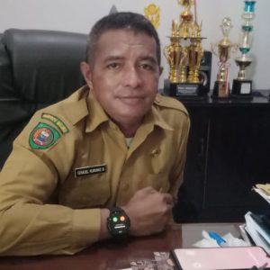 Kepala Sekolah SMA Negeri 5 Tual Semuel K. Balubun S.Pd saat ditemui Kabarsulsel-indonesia.com diruang kerjanya Senin, (31/10/2022).